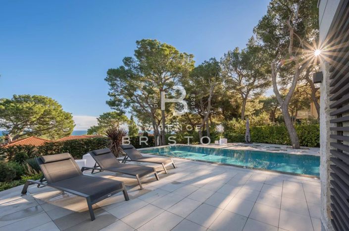 Image No.16-4 Bed House for sale