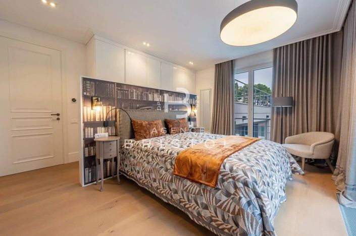 Image No.19-4 Bed House for sale