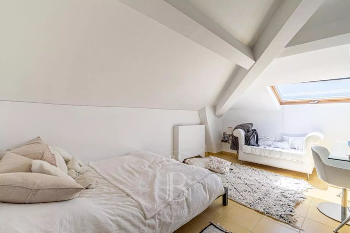 Image No.11-7 Bed House for sale