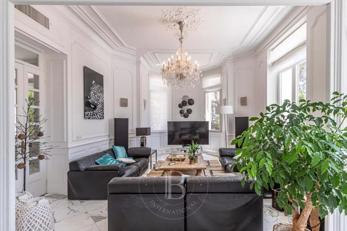 Image No.6-7 Bed House for sale