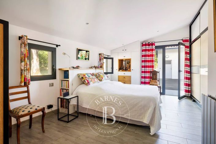 Image No.11-House for sale