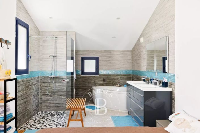 Image No.14-House for sale