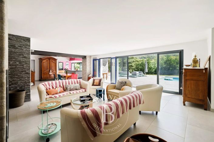 Image No.5-House for sale