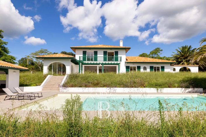 Image No.2-6 Bed House for sale