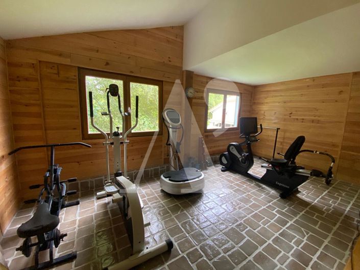 Image No.12-5 Bed House for sale