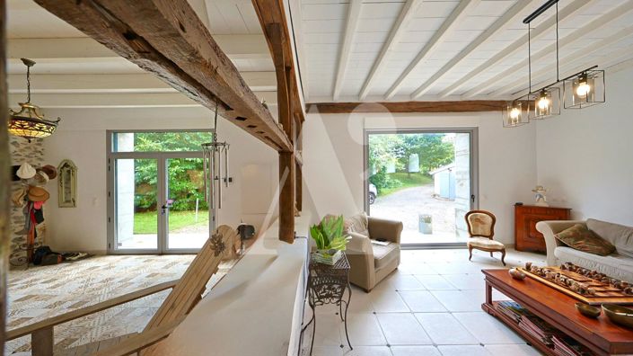 Image No.6-5 Bed House for sale