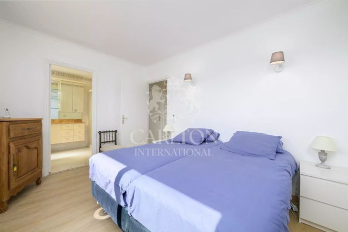 Image No.10-3 Bed Apartment for sale