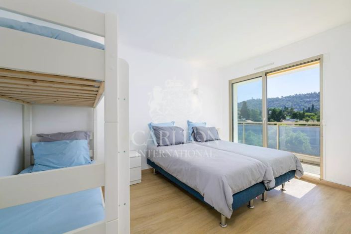 Image No.8-3 Bed Apartment for sale