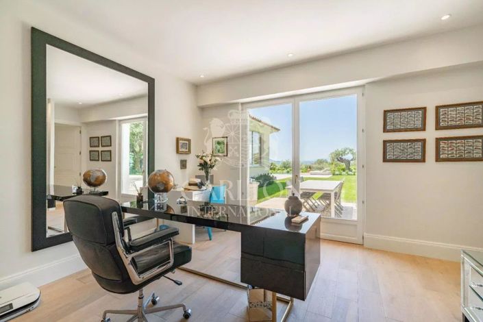 Image No.13-6 Bed House for sale