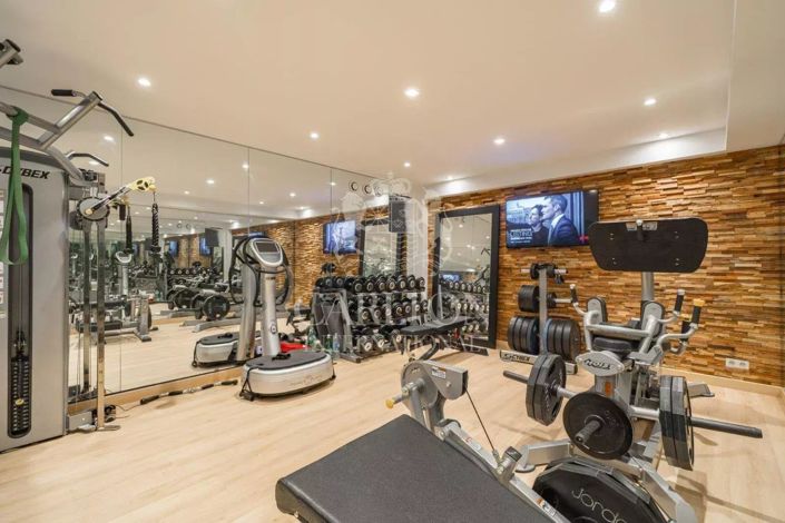 Image No.14-6 Bed House for sale