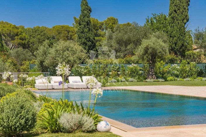 Image No.2-6 Bed House for sale