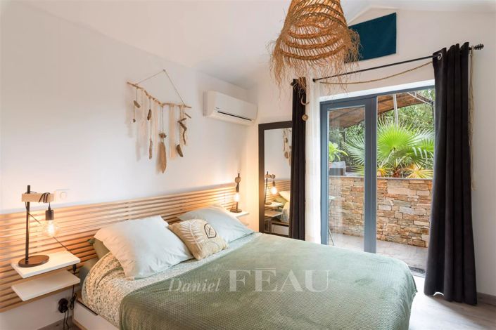 Image No.11-5 Bed House for sale