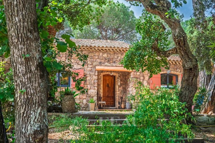 Image No.2-5 Bed House for sale