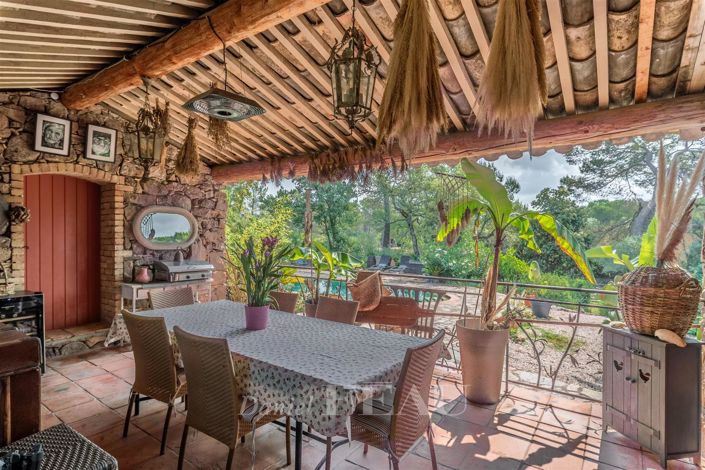 Image No.4-5 Bed House for sale