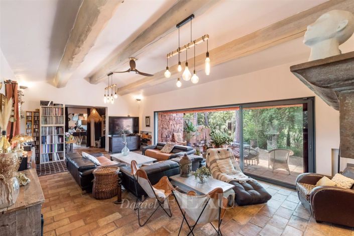 Image No.7-5 Bed House for sale