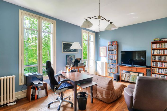 Image No.20-6 Bed House for sale