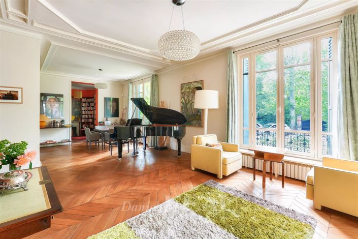 Image No.5-6 Bed House for sale