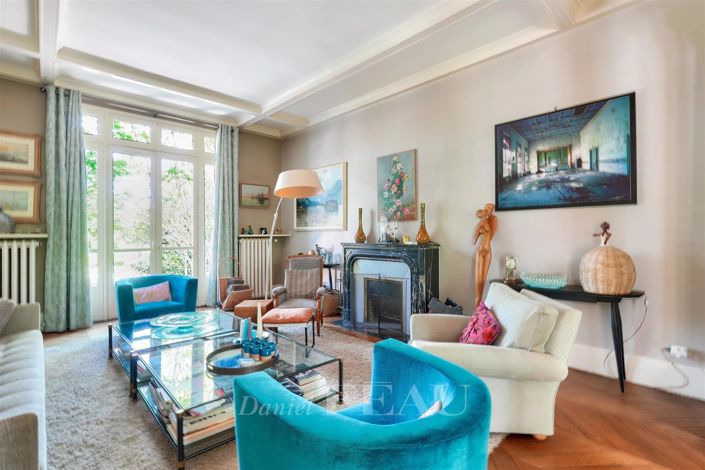 Image No.6-6 Bed House for sale