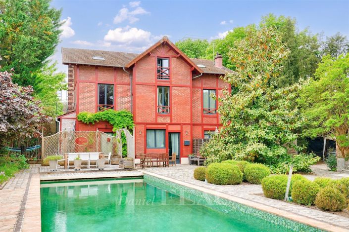 Image No.7-6 Bed House for sale