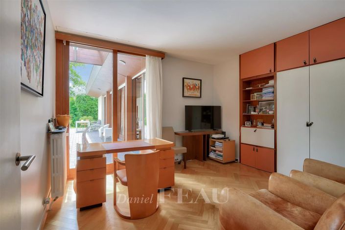 Image No.11-4 Bed House for sale