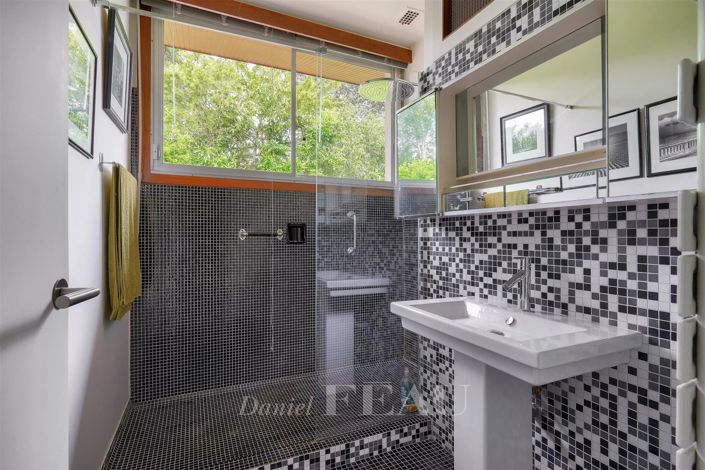 Image No.16-4 Bed House for sale