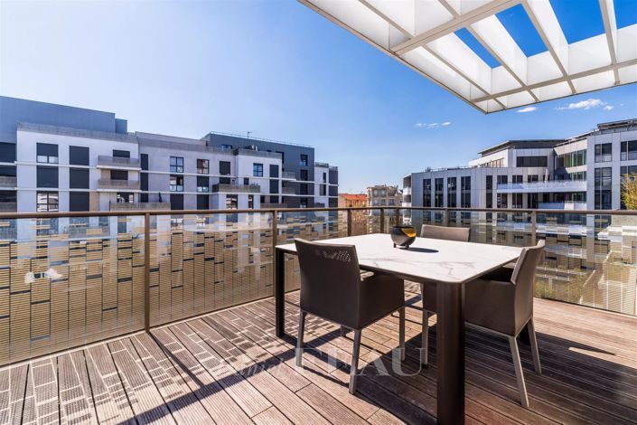 Image No.10-6 Bed Apartment for sale