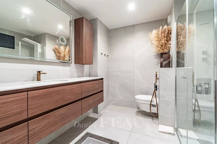 Image No.15-6 Bed Apartment for sale