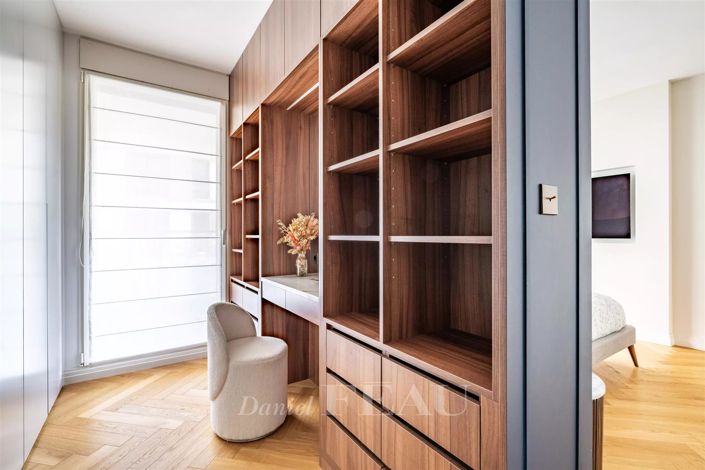 Image No.18-6 Bed Apartment for sale