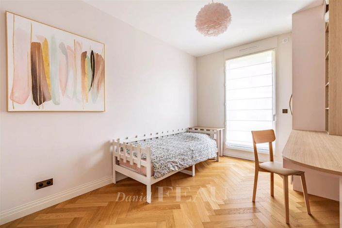 Image No.19-6 Bed Apartment for sale