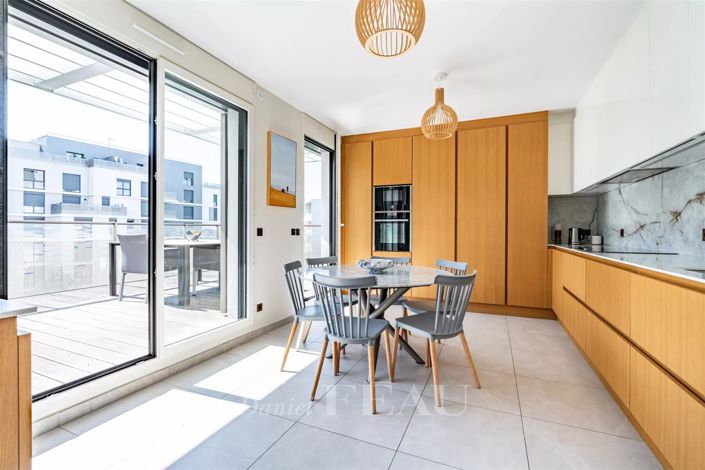 Image No.2-6 Bed Apartment for sale