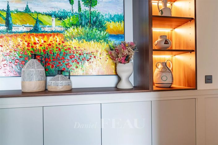 Image No.20-6 Bed Apartment for sale