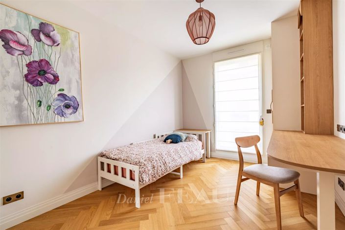 Image No.22-6 Bed Apartment for sale