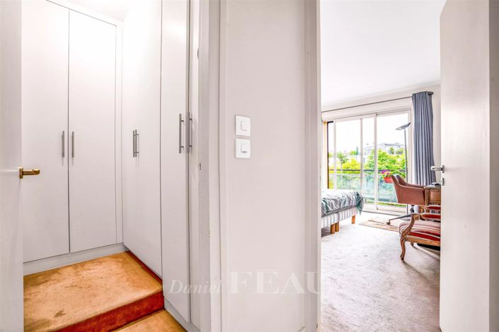 Image No.10-4 Bed Apartment for sale