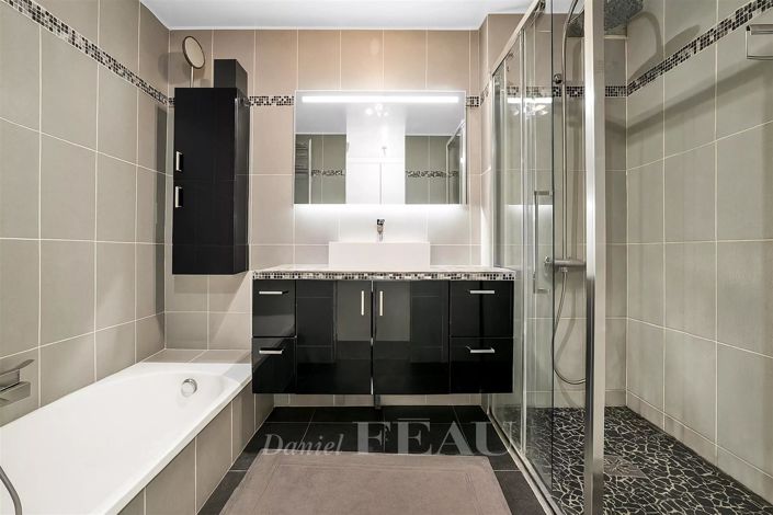 Image No.15-4 Bed Apartment for sale