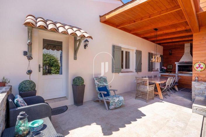 Image No.14-4 Bed House for sale