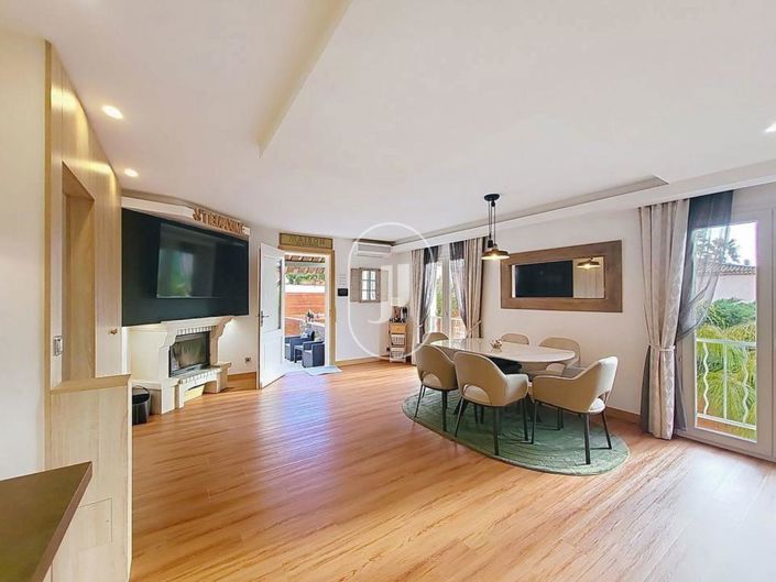 Image No.5-4 Bed House for sale