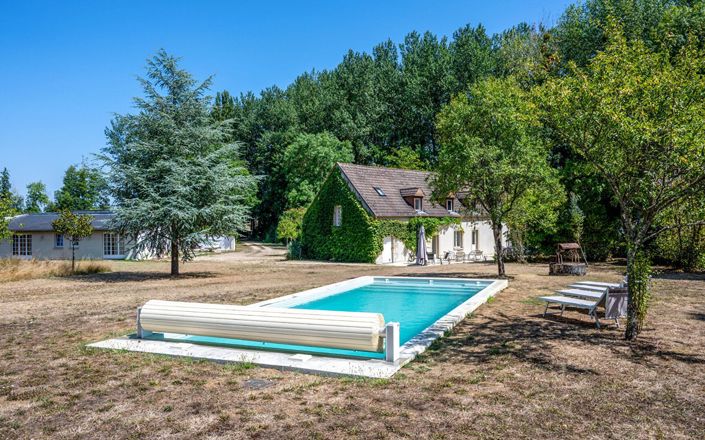 Image No.1-Propriété de 7 chambres à vendre à La Charité-sur-Loire