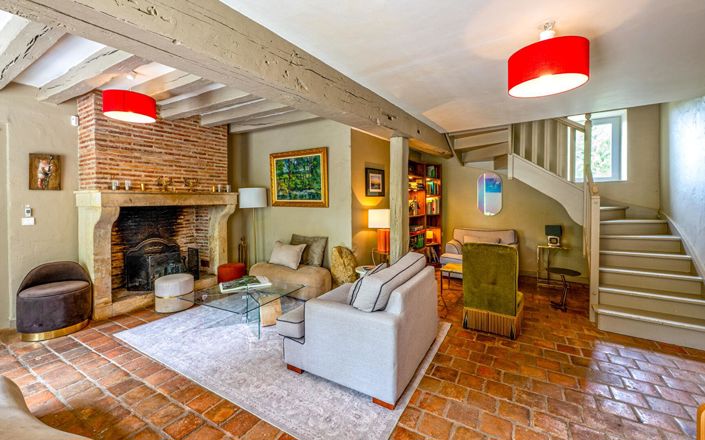 Image No.9-7 Bed Property for sale