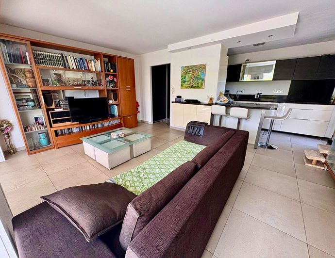 Image No.3-3 Bed Apartment for sale