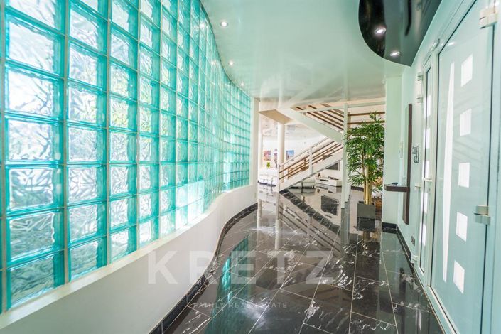 Image No.17-4 Bed Property for sale