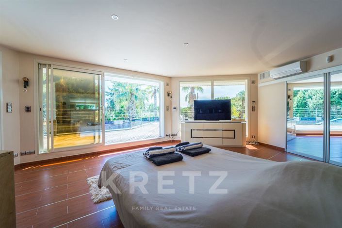 Image No.5-4 Bed Property for sale