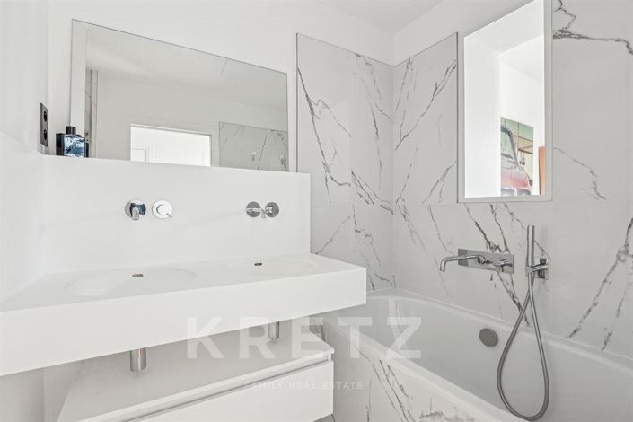 Image No.10-3 Bed Apartment for sale