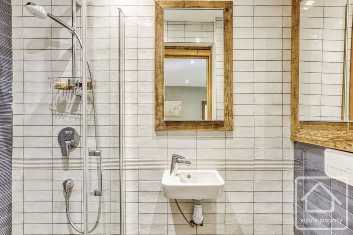 Image No.13-4 Bed Property for sale