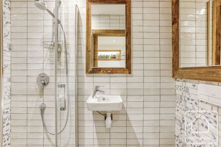 Image No.21-4 Bed Property for sale