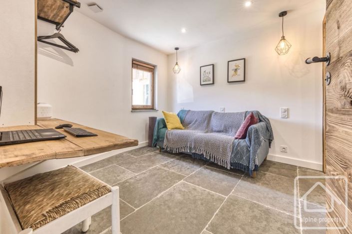 Image No.27-4 Bed Property for sale