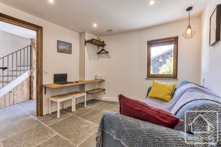 Image No.28-4 Bed Property for sale