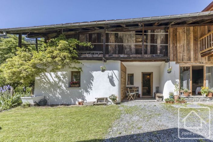 Image No.6-4 Bed Property for sale