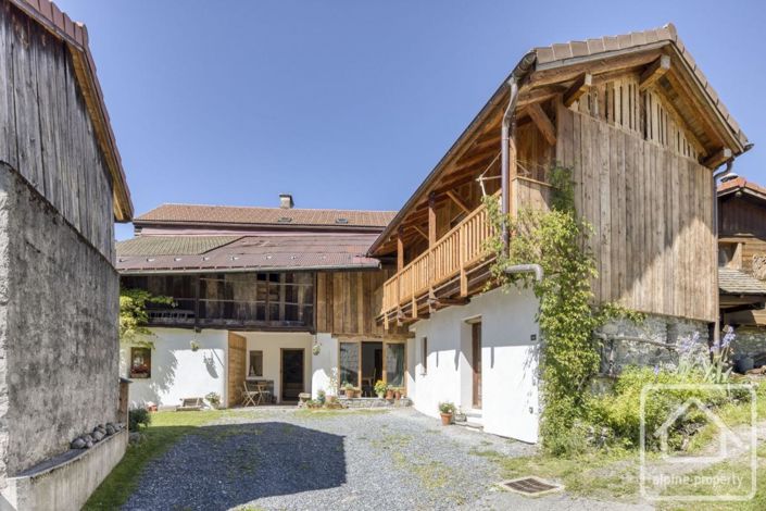 Image No.7-4 Bed Property for sale