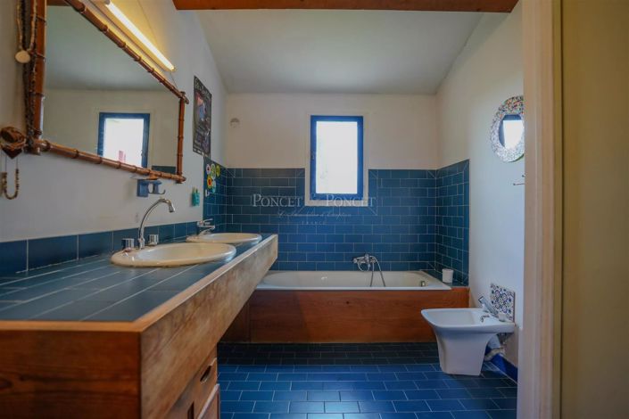 Image No.19-4 Bed House for sale