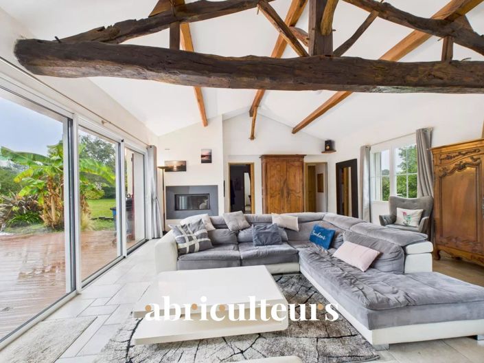 Image No.1-4 Bed House for sale